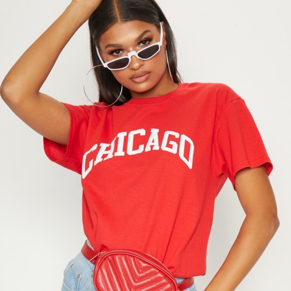 PrettyLittleThing Red Chicago Slogan Oversized Tee